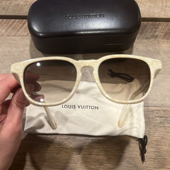 Louis Vuitton Ivory Juliette Sunglasses Z0612W main image 5